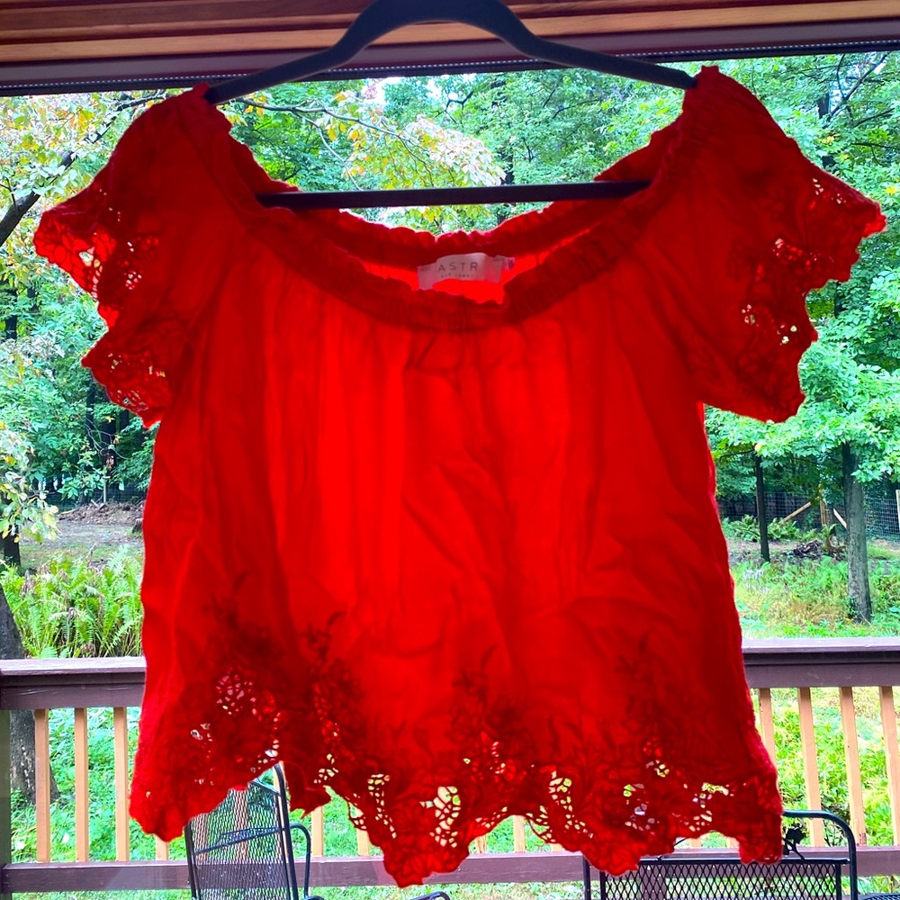 ASTR Off-Shoulder Top